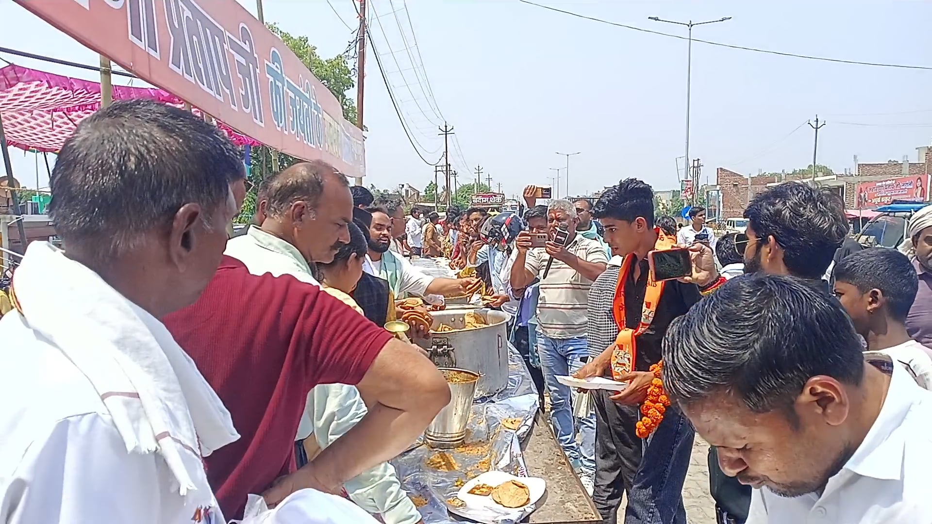 जलालाबाद में महाराणा प्रताप जयंती पर जगह-जगह भंडारे का आयोजन हुआ सभी लोगों ने भंडारा खाया