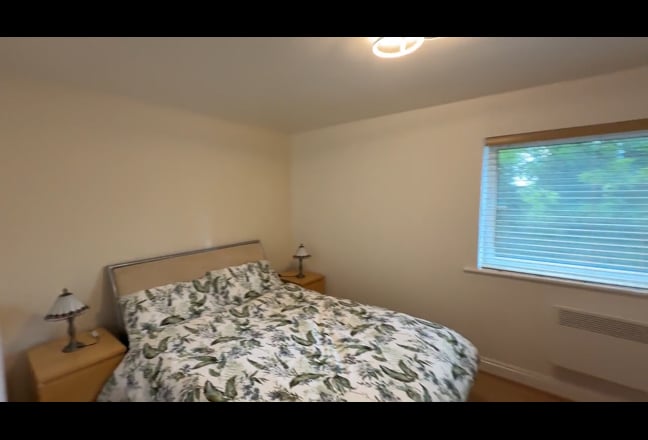 Whole 2 Bed, 2 Bath Flat with Parking and Balcony Main Photo