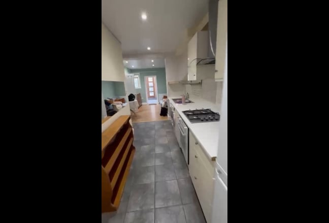  three bedroom garden flat with conservetory Main Photo