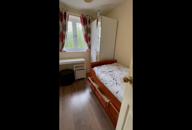 Single Room &pound;150 per Weeks in Canray Whart  Main Photo