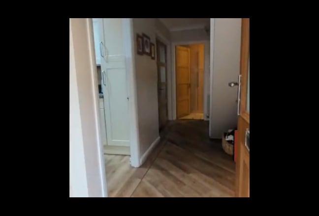 Self Contained Living in Large House in Sandal Main Photo