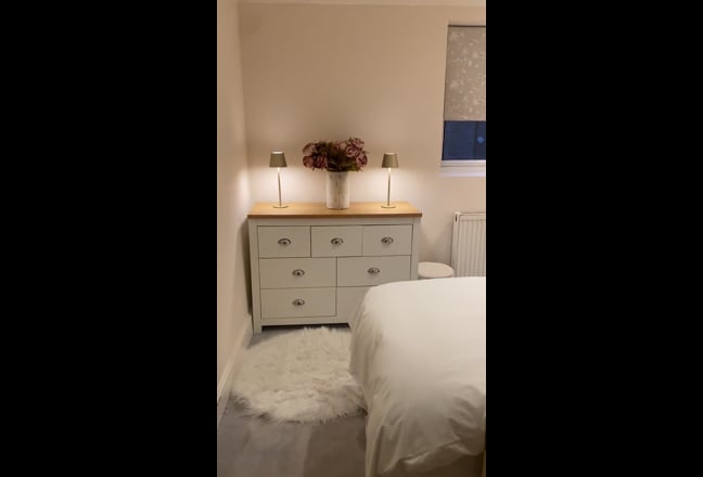 Single room in an elegant 4 bedroom house in SW6 Main Photo