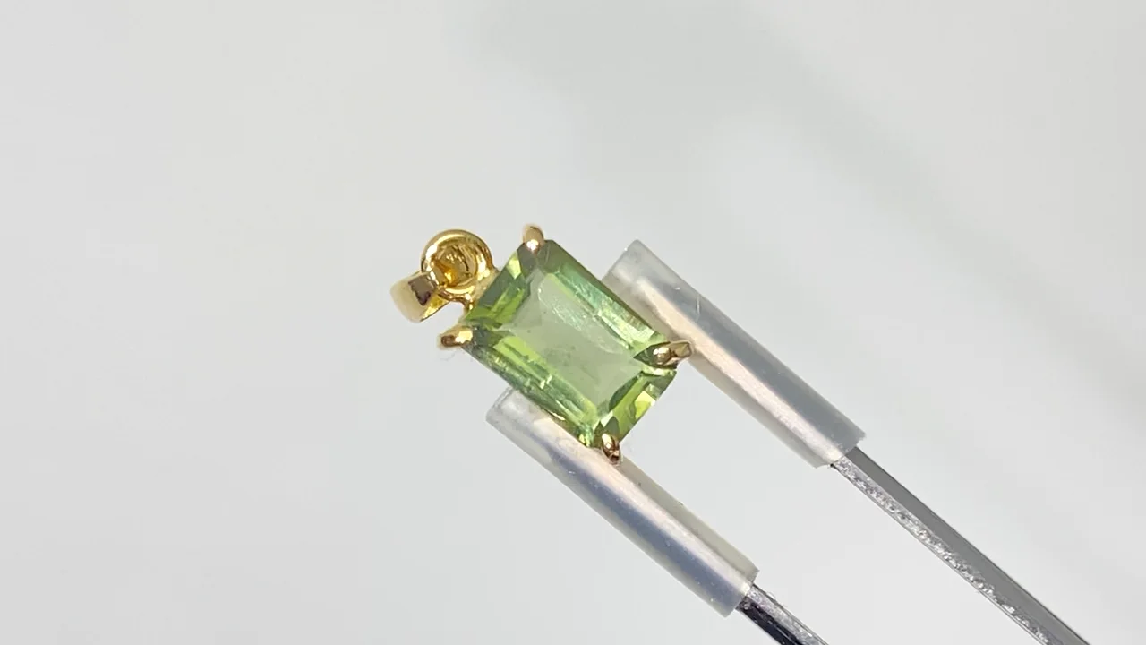 宝石質モルダバイト AAA ファセットカットペンダントトップ 【K18