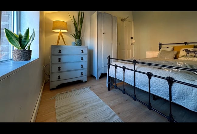 Newly refurbished room in central Scarborough  Main Photo
