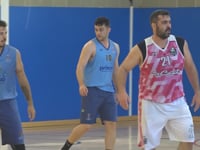 Victòria a bàsquet i derrotes del futbol i tennis taula