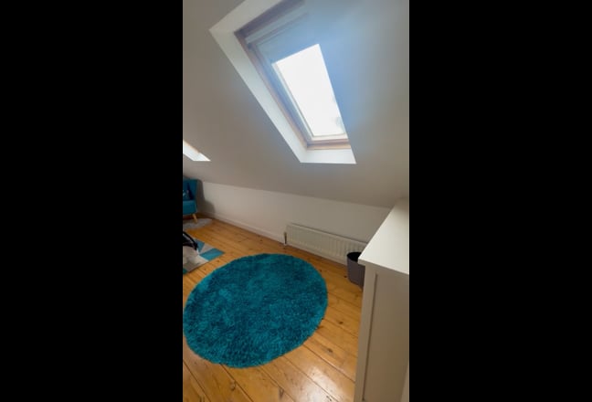 Peaceful top floor room St Albans  Main Photo