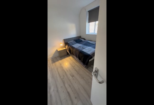 Newly Refurbished Professional House Share Main Photo