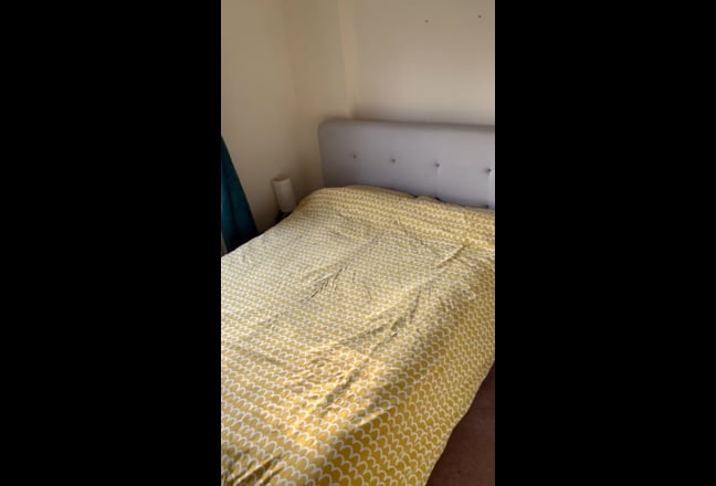 Professional for a Quiet Home, Landlord often away Main Photo
