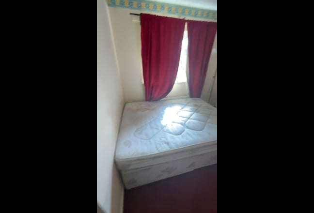 Very neat and decent double room available! Main Photo