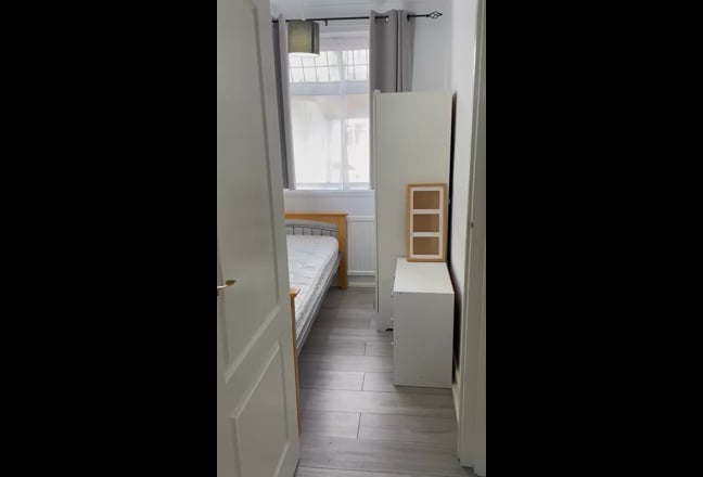 Single Room Available Main Photo