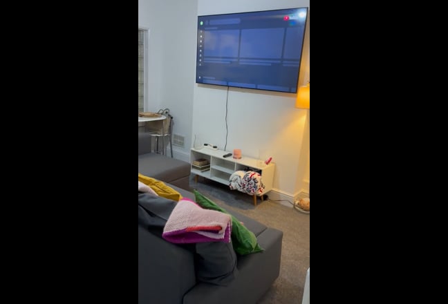 Homely and Extremely Clean 3bedroom House to Share Main Photo