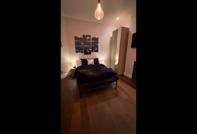 Double Bedroom 1 min walk- Harrow on Hill station Main Photo