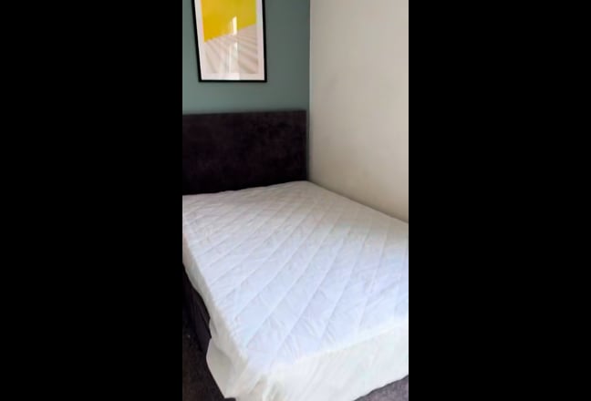 🚗 8 mins to MediaCity | Parking | Ensuite Main Photo