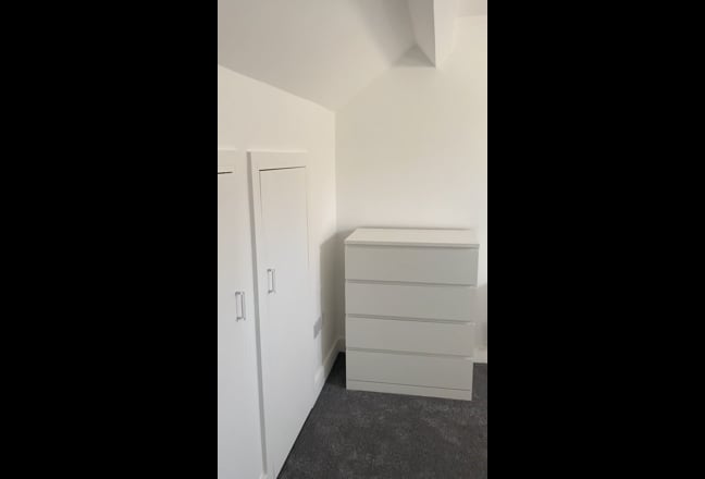 4 Bed Professional House Share - Bills inc  Main Photo