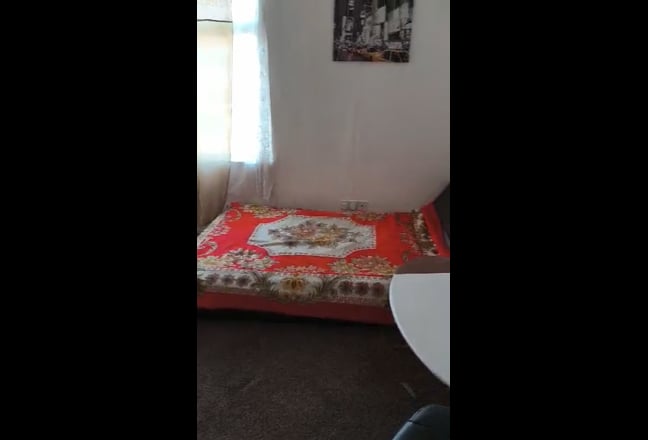 One double bedroom for rent in a house with 4 bedr Main Photo