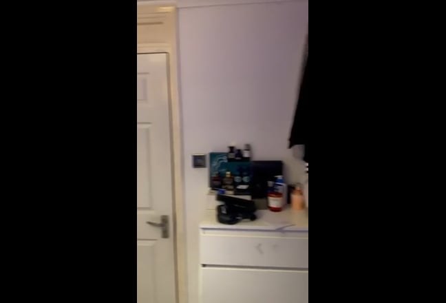 Double Room + Tv, Train/Tube 10 Min Walk Distance! Main Photo