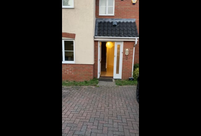  &pound;550 bills incl. double rooms Near Hospital NR5  Main Photo