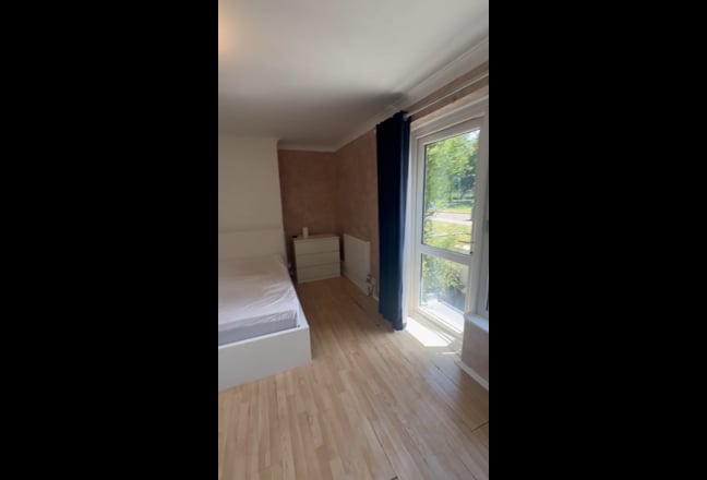🏡✨ 1 Room Available in Roehampton Now 🚆✨ ✨🏡 Main Photo