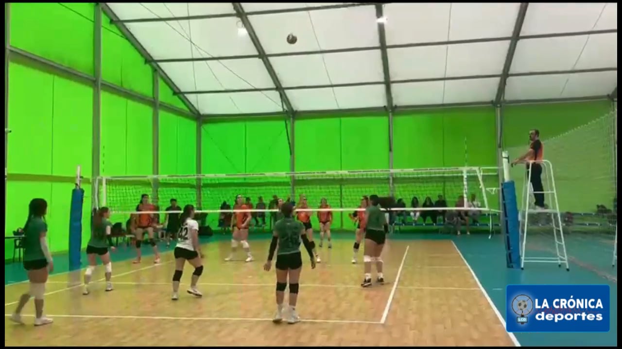 (RESUMEN PARTIDO) Victoria de la SMA Barbastro por 2-3 frente al C.V. La Bombarda. Parciales de 21-25, 28-30, 25-8, 26-24, 13-15