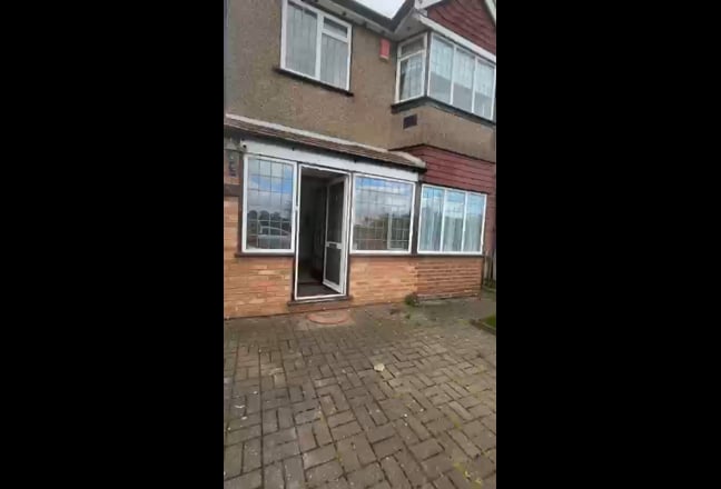 Rooms available to rent- bills included! Main Photo