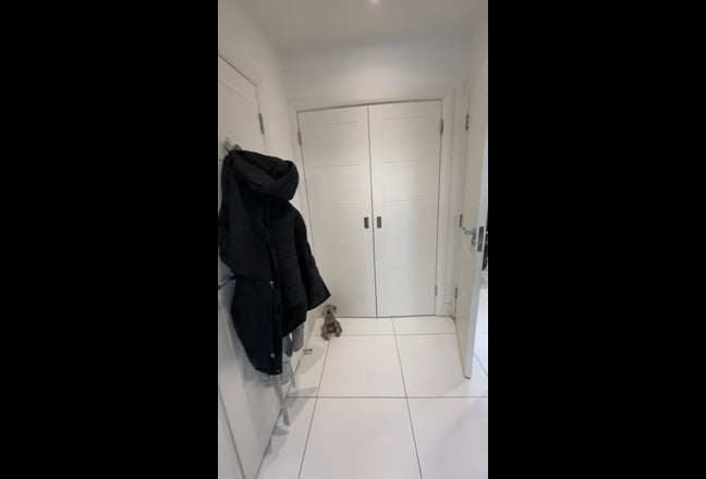 Massive en-suite in Tooting Bec with free parking  Main Photo