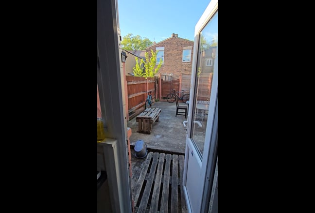 *Shared* Spacious Double Room Zone 3 All Bills Inc Main Photo