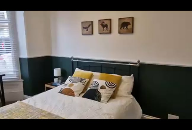 Quiet Professional House - Double Room Available  Main Photo