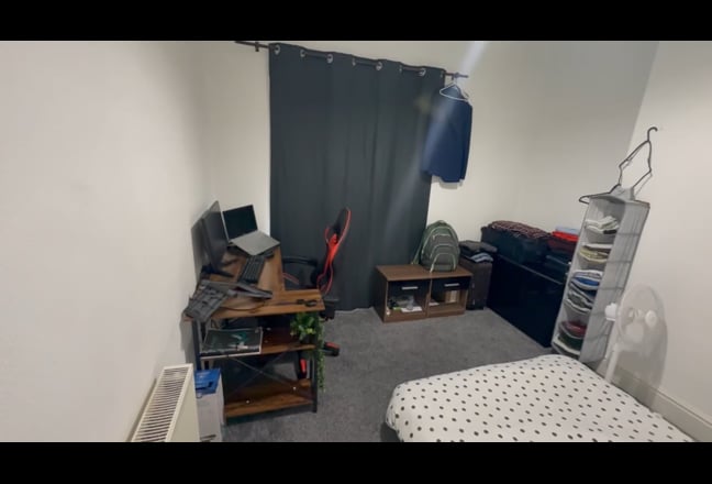A  Double Bed Available.  Main Photo