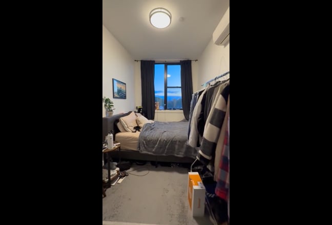 🔥 Two Private Bathroom Rooms – Prime Location  Main Photo