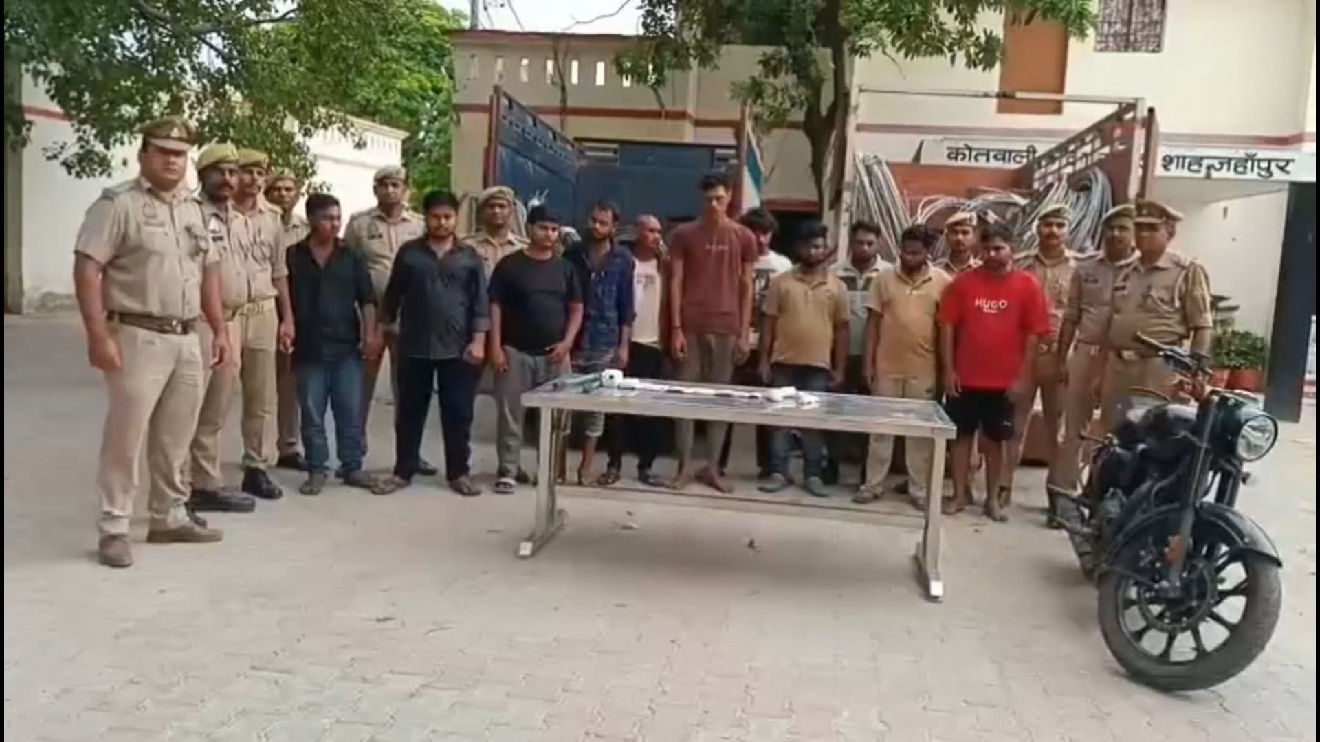 विद्युत उपक्रम के नलकूप से चोरी करने वाले गिरोह का पर्दाफाश, 11 लोग गिरफ्तार पुलिस की बड़ी कार्रवाई शाहजहांपुर
