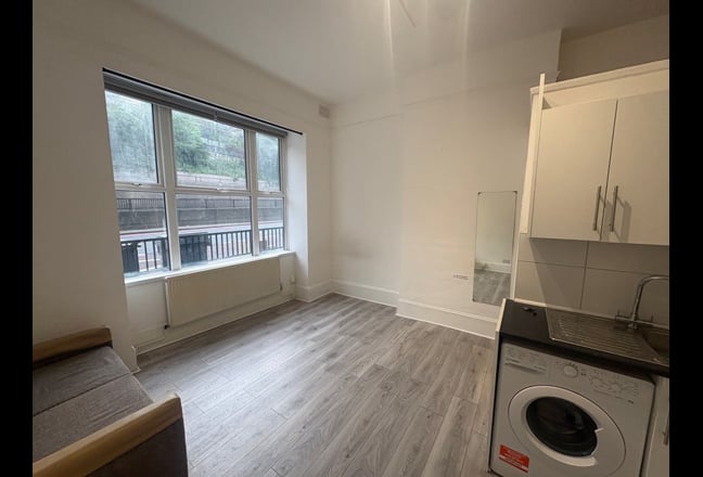 Newly Renovated Ground Floor Studio - Archway Main Photo