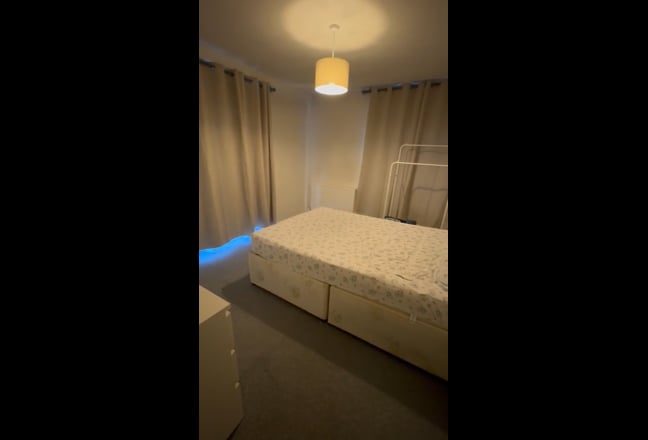 Tennancy takeover:Large double room Main Photo