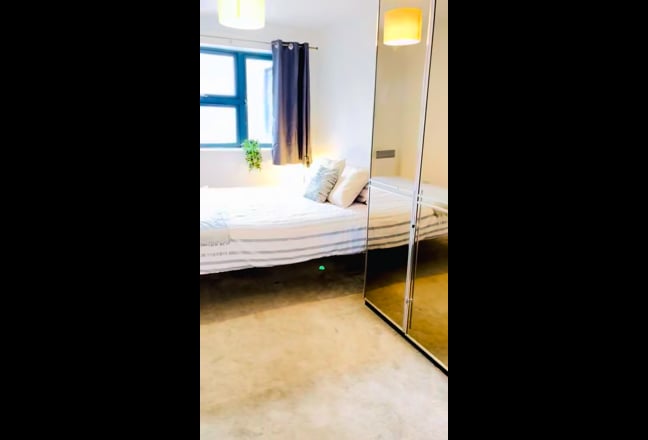 1-Bed Flat + Balcony | Bow E3 | Canary Wharf Main Photo