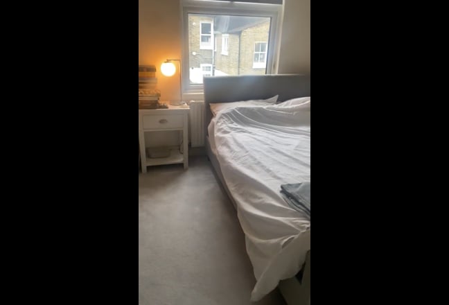 Large Double bedroom with storage available in SW6 Main Photo