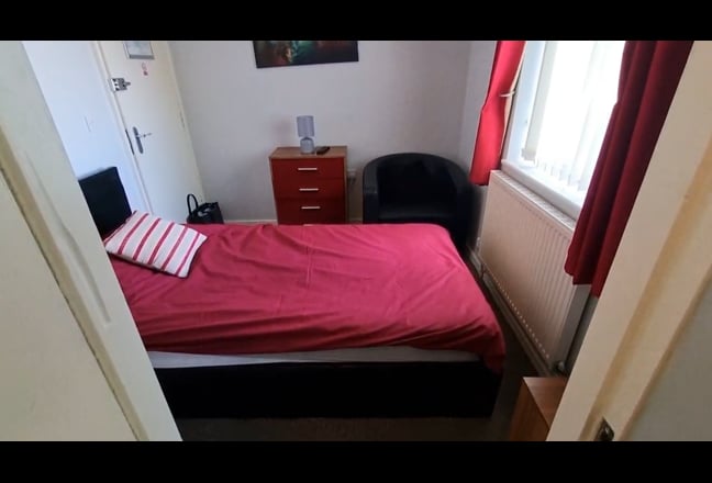 Single en-suite room. Main Photo