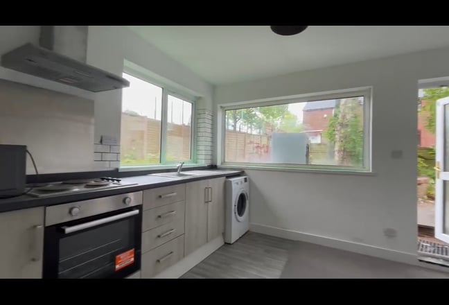 One Bedroom Apartment with Bills Included Main Photo