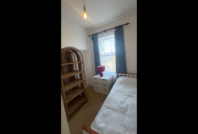 Double Bedroom Available NOW / House with a Garden Main Photo