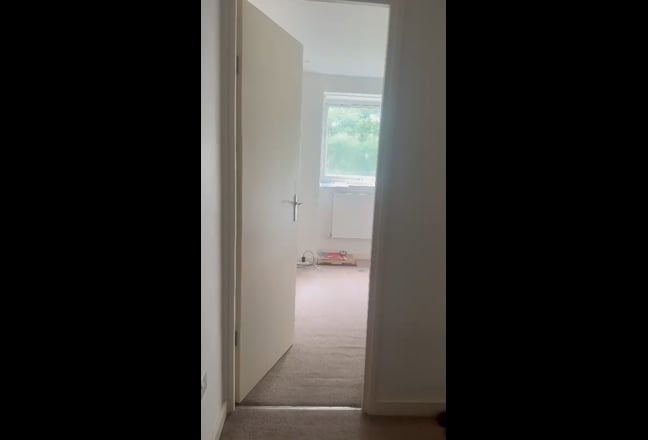 Single Box Room to Let – Ideal for Student or Prof Main Photo
