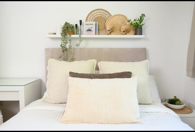 🏡 Beautiful Modern En-Suite Room in Stylish House Main Photo