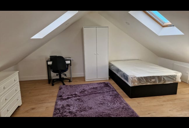 Ensuite double room in newly built bangalo  Main Photo