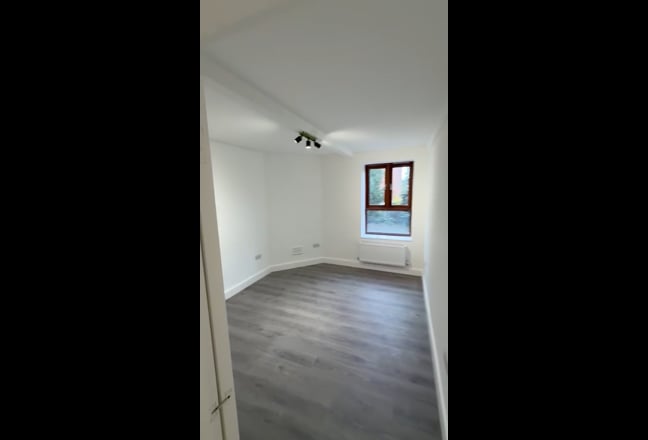 4 bed flat available  Main Photo
