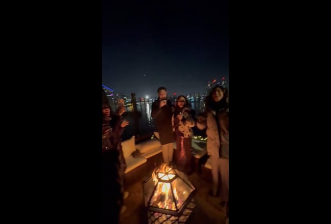 Rooftop terrace flat in E14 — sociable flatmates Main Photo