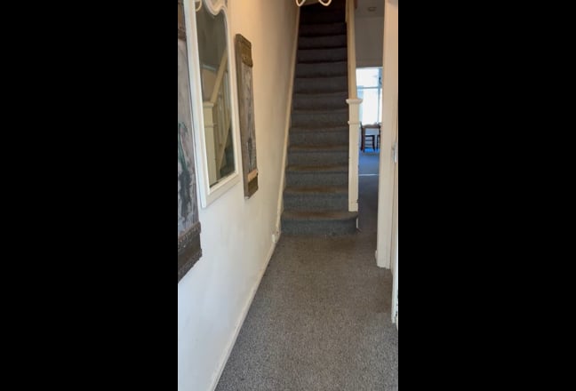 1 double furnished room available in fab house.  Main Photo