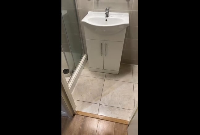 Large Double Ensuite Room  Main Photo
