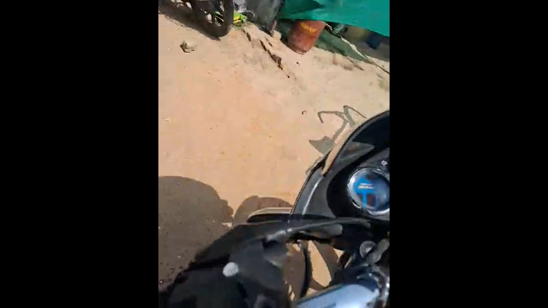 ▶️...सुबह होते ही बिकने लगता है खुलेआम देसी शराब।                      Mirzapur