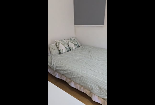 Large Premium Double Rooms - Bills Included  Main Photo