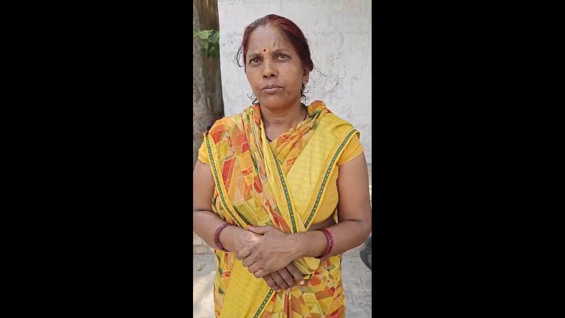 शाहजहाँपुर पुलिस की सराहनीय कार्यवाही
थाना कोतवाली पुलिस ने गुमशुदा युवक अनुज वर्मा (26 वर्ष) को 14 मई 2026 को बरेली मोड़ क्षेत्र से सकुशल बरामद कर परिजनों के सुपुर्द किया। युवक 18 अप्रैल से लापता था और बाद में मामला दर्ज किया गया था। पूछताछ में पता चला कि वह परिजनों से नाराज होकर खुद ही घर छोड़कर चला गया था।
पुलिस टीम की तत्परता से युवक सुरक्षित मिला, जिस पर परिजनों ने खुशी जताते हुए पुलिस का आभार व्यक्त किया।