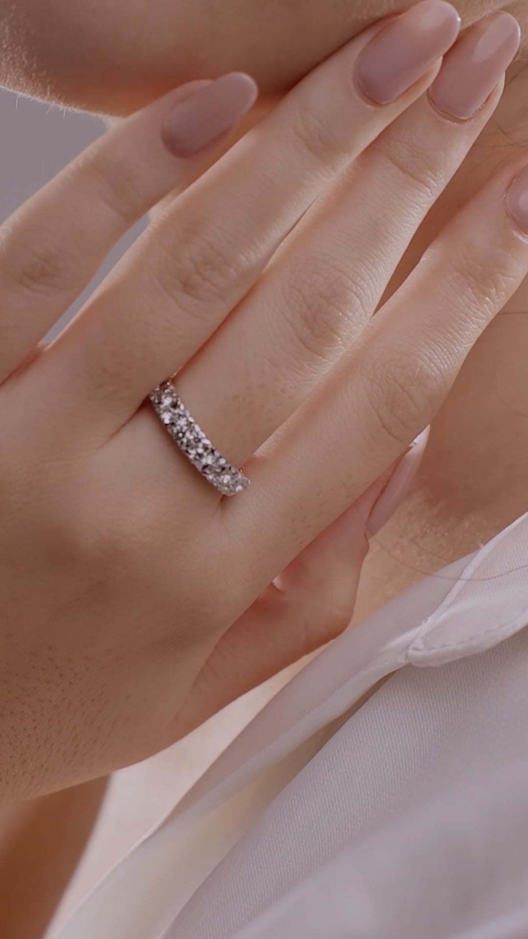 product video 2 for 1 ctw Round Lab Grown Diamond Alternating Band