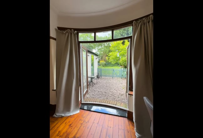 Large Double w/ Private Patio| Bills & Cleaner !! Main Photo