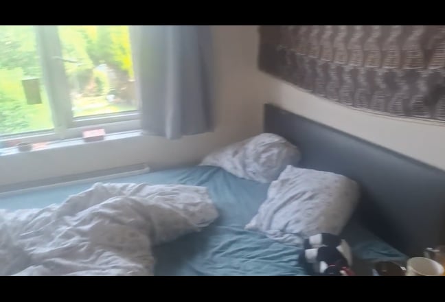 One female student roommates urgent  Main Photo